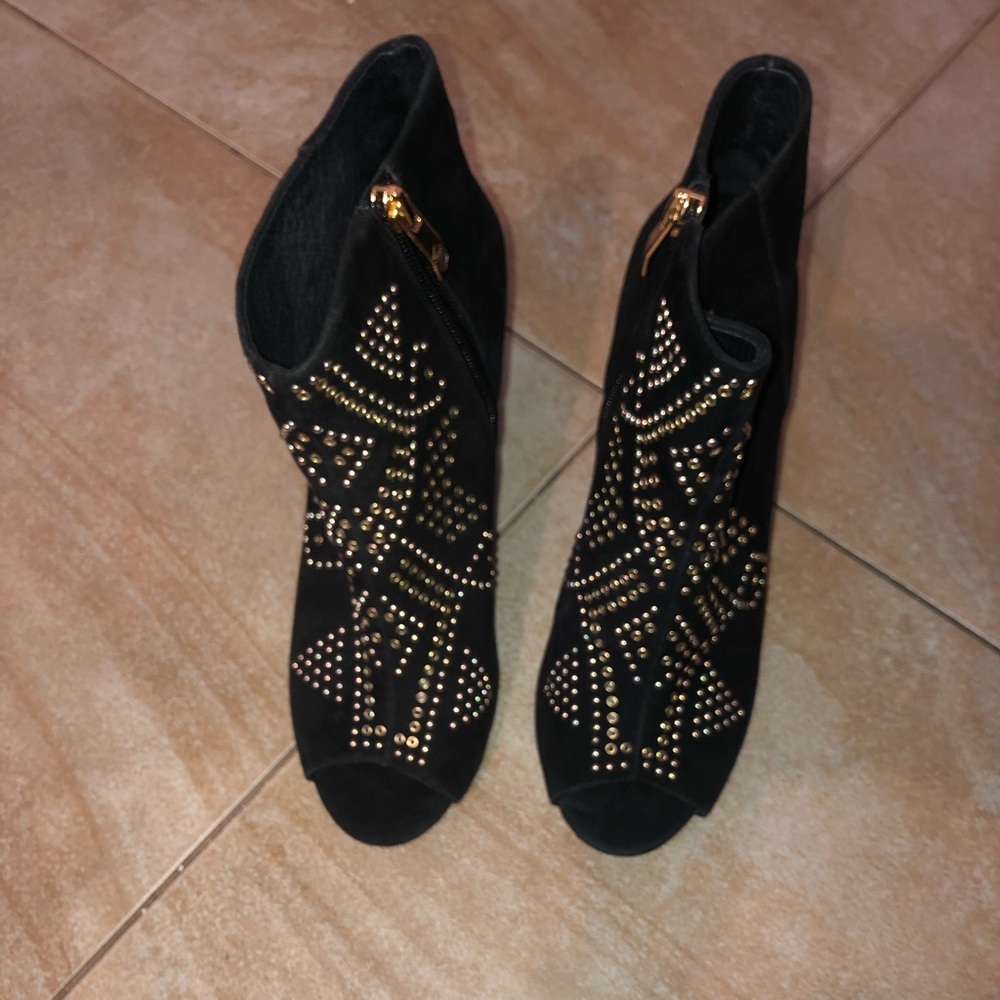 ⭐️⭐️ Gently use booties ⭐️⭐️